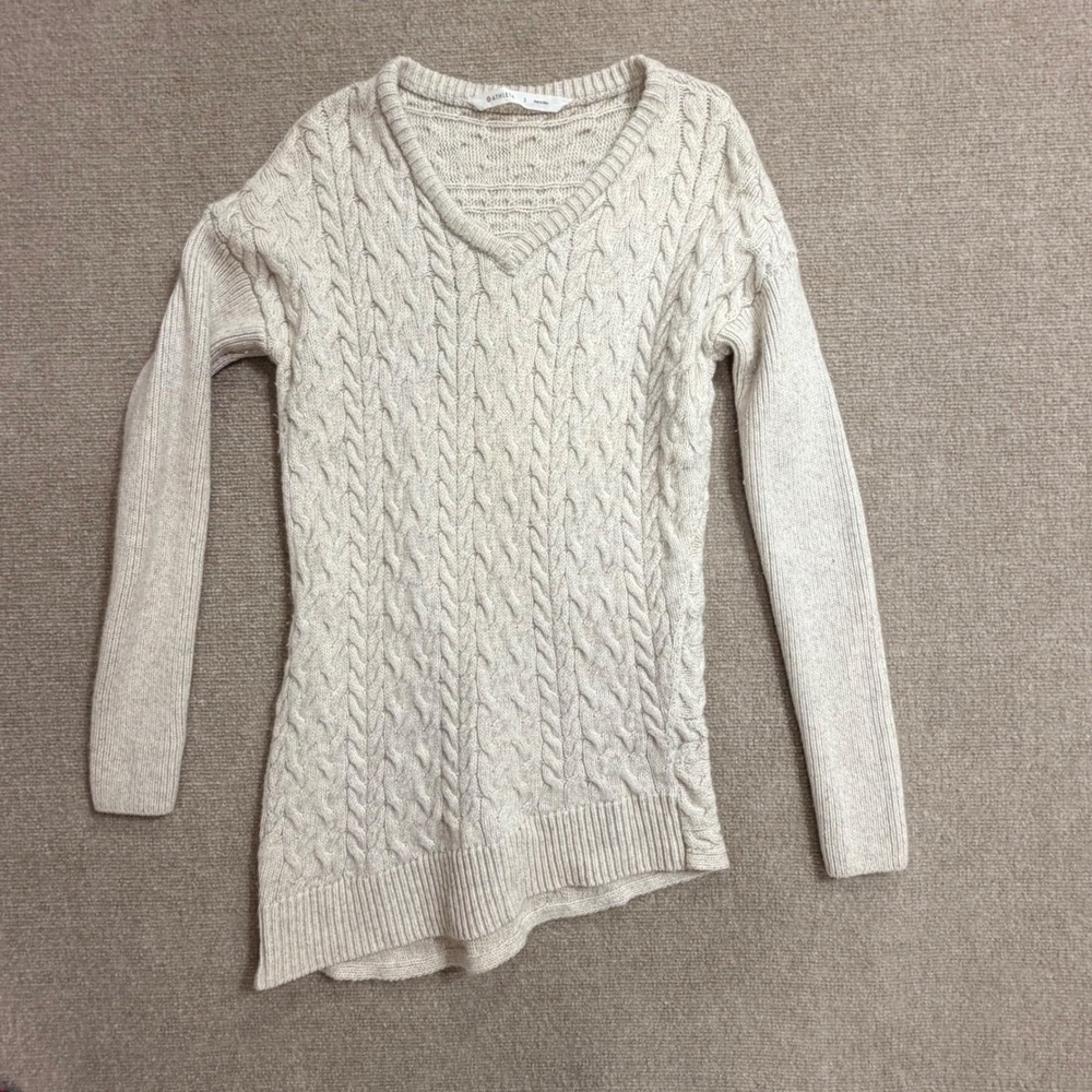 Athleta Womens Oatmeal Beige Cable Knit V-Neck Asymmetrical Hem Zipper Sweater S